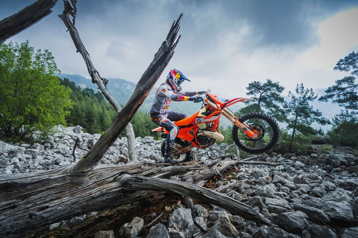 1200x800 Looking into the KTM EXC series