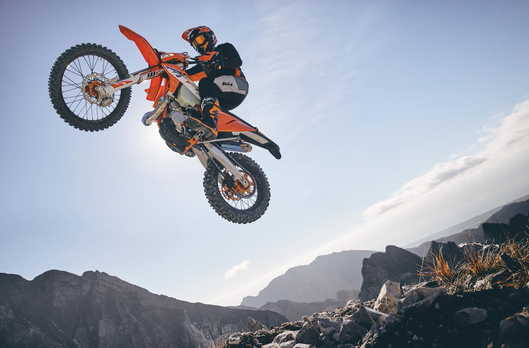 2023x1330 KTM 300 XC W Guide