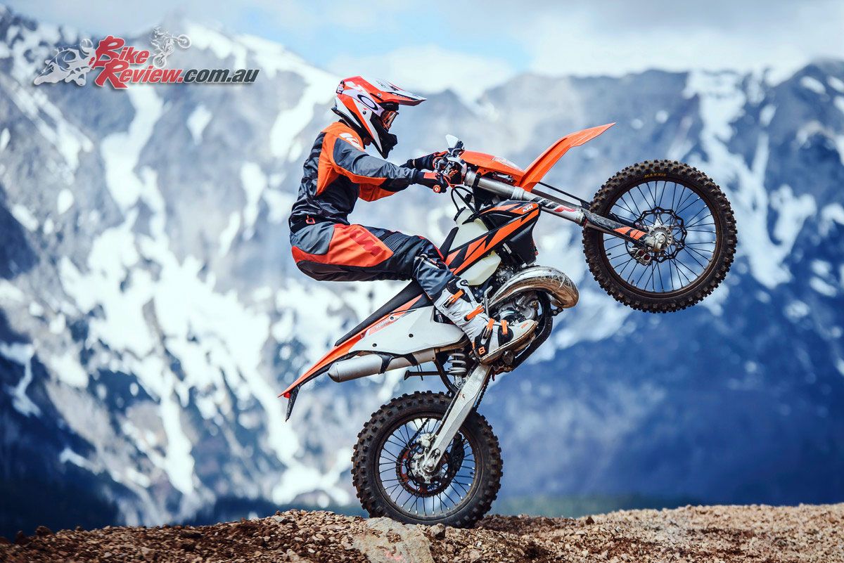 1200x801 KTM announces 2018 to be final year of carb EXCs