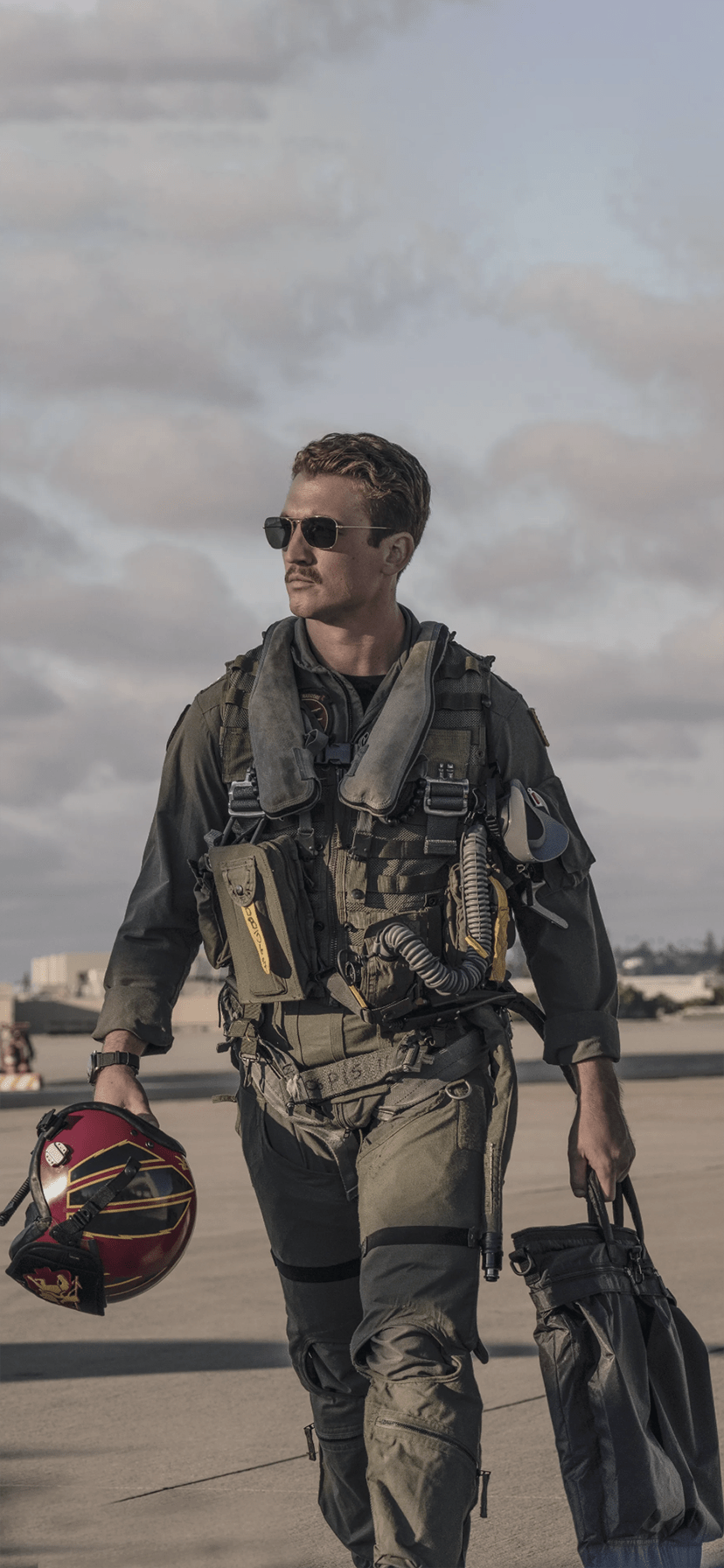 828x1792 Requested Miles Teller In Top Gun: Maverick Wallpaper Please Like Or Reblog If You Use Save !