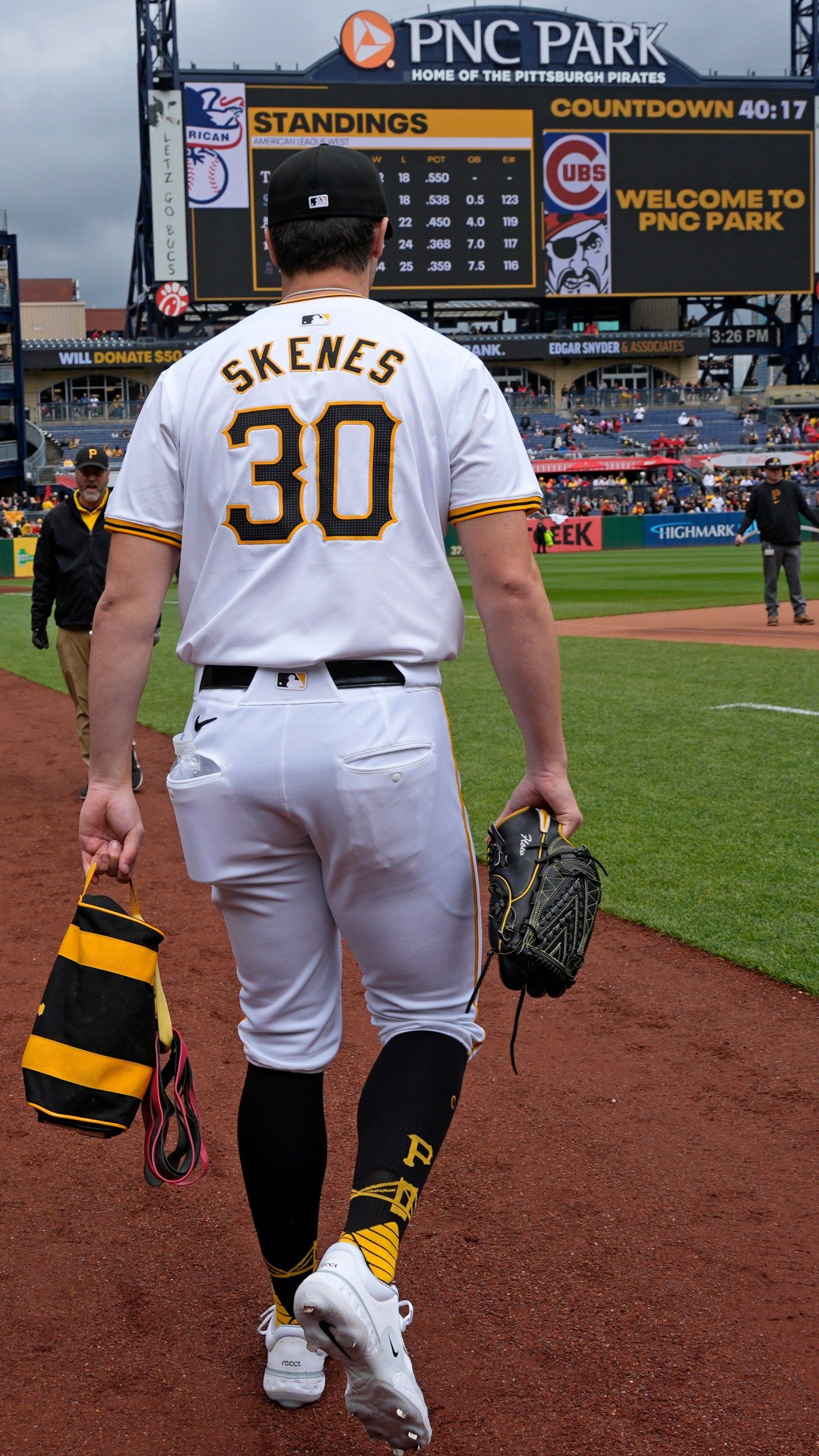 1440x2560 Pirates' Paul Skenes hits triple digits 17 times, strikes out 7 in big league debut vs. Cubs