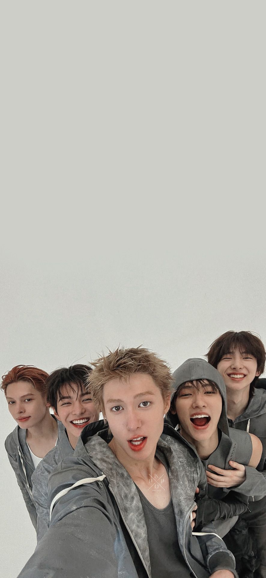 886x1920 Kpop Locks
