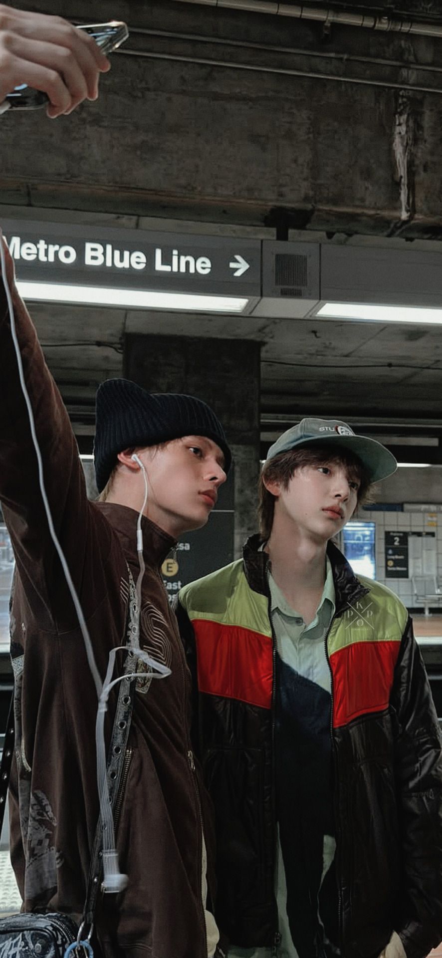 886x1920 Kpop Locks
