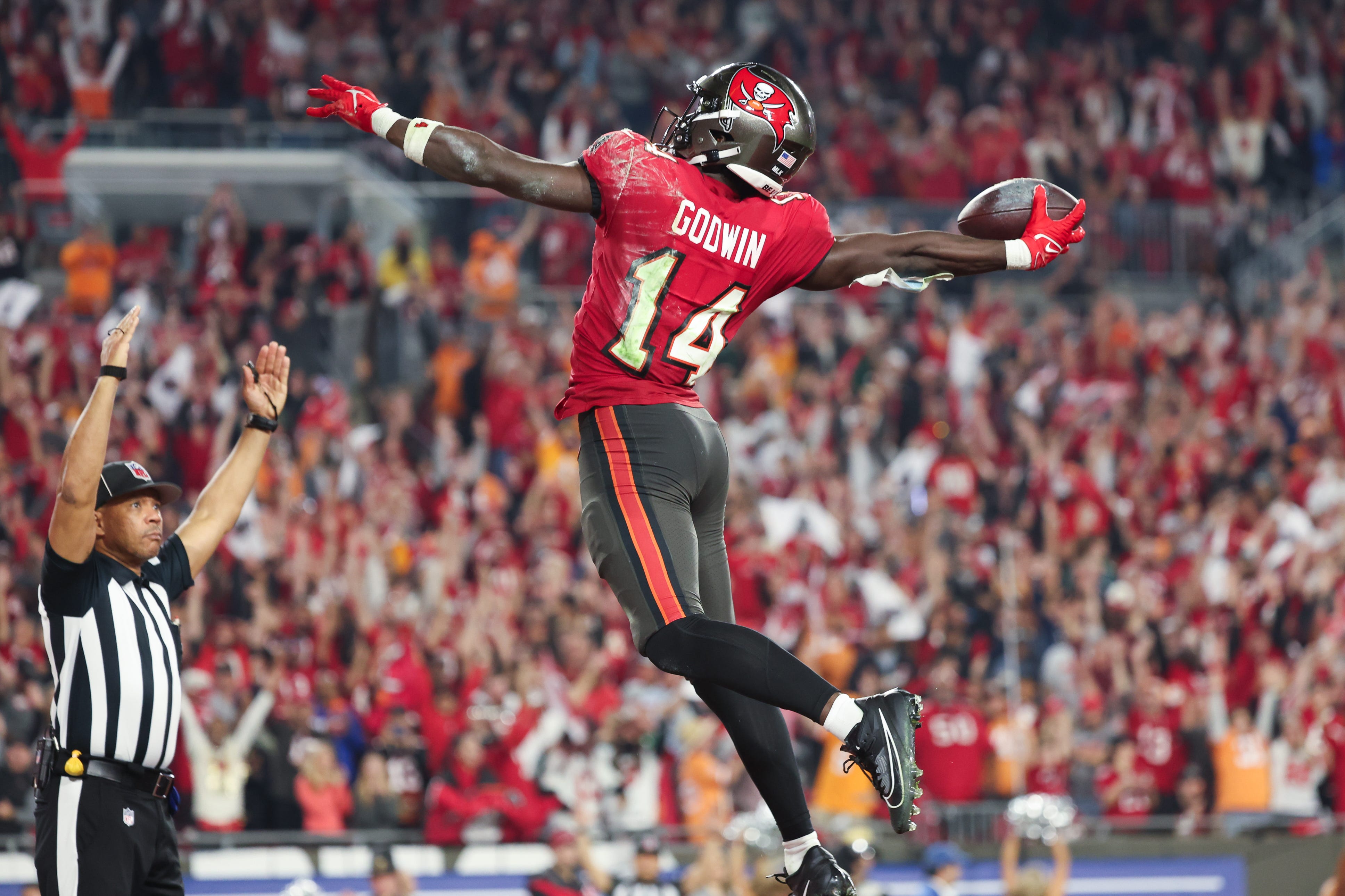 3872x2581 Why Bucs WR Chris Godwin fell in love with photography
