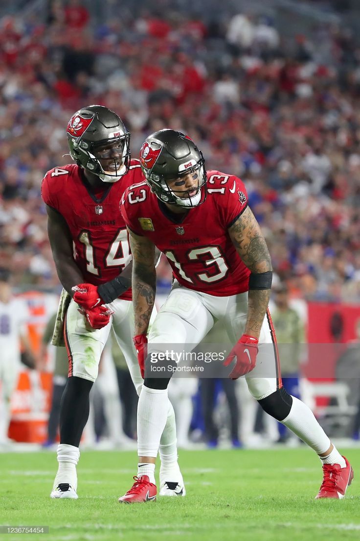 736x1104 News Photo : Tampa Bay Buccaneers Wide Receiver Chris Godwin