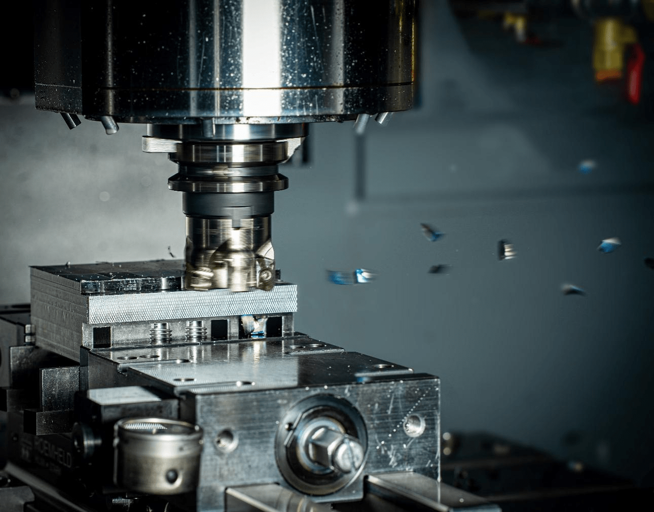 1290x1009 The Difference Between CNC Milling and CNC Drilling
