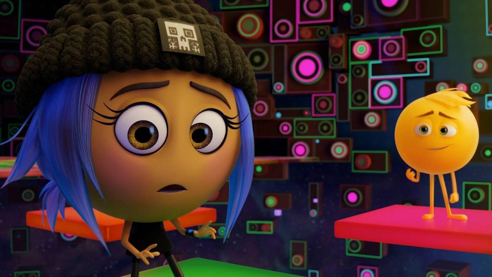 1600x900 Police seek man caught masturbating at The Emoji Movie in front