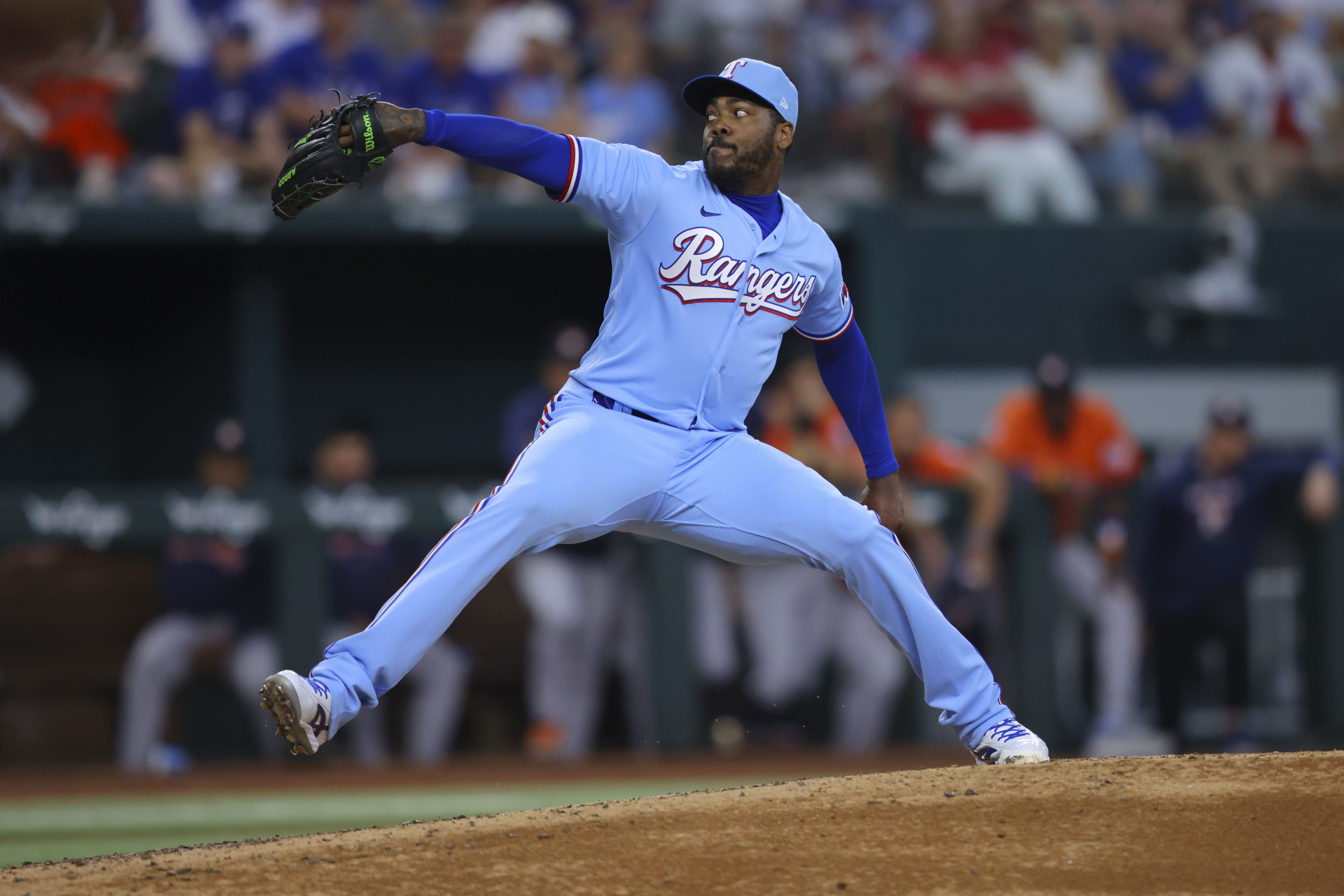 6412x4277 Watch: Aroldis Chapman makes Texas Rangers debut with blazing fastballs vs. Astros