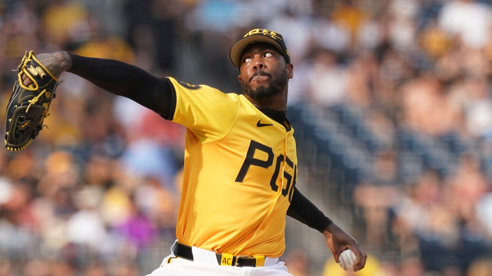 1600x900 How has Aroldis Chapman avoided injury? By treating his arm 'like gold'