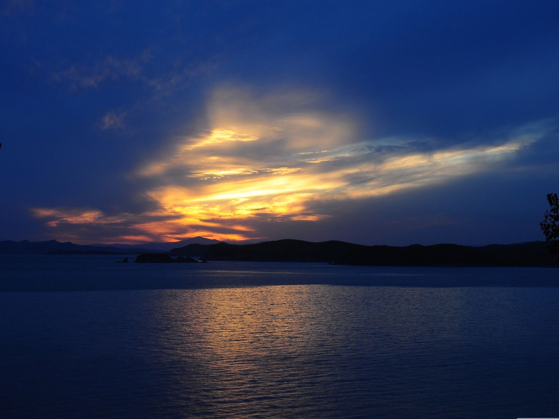 1920x1440 Beautiful Twilight Nature Desktop Wallpaper