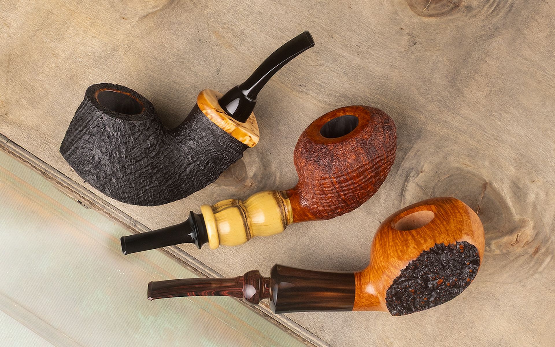 1920x1200 Pipe Smoking Desktop Background