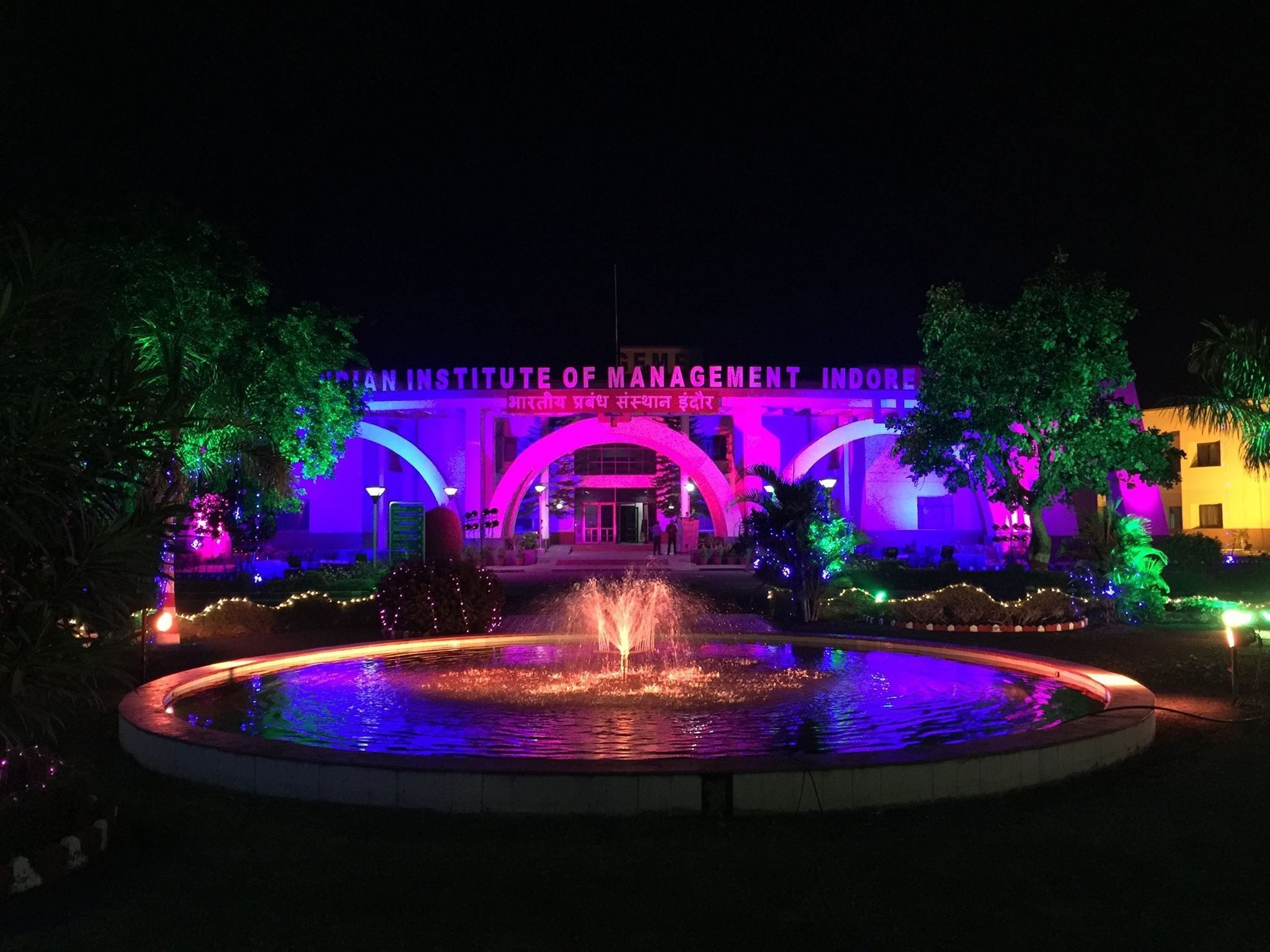 2048x1536 Indian Institute of Management, Indore