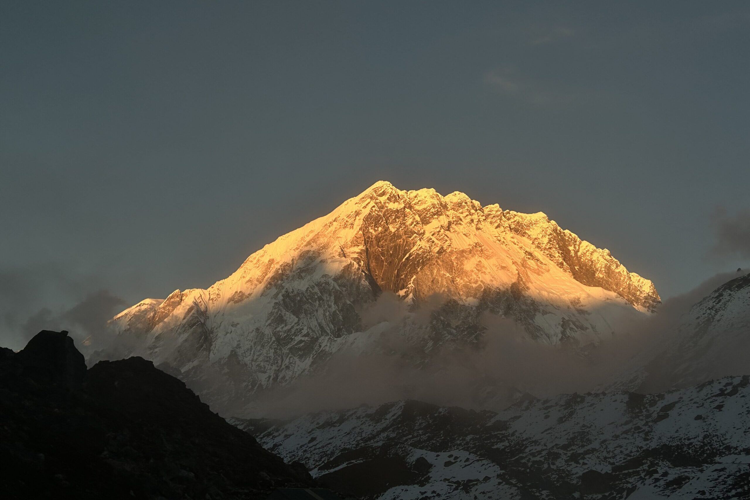 2560x1706 Amazing photo of the Everest Base Camp Trek