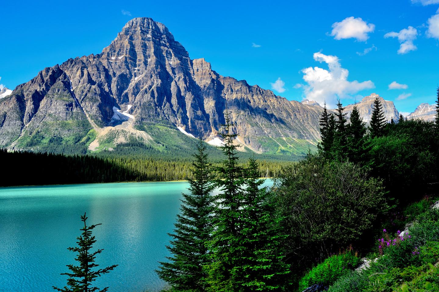 1440x960 The Icefields Parkway: one of the most beautiful stretches of road on planet earth