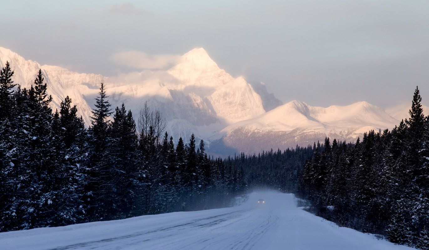 1370x800 Important Tips For Driving The Icefield Parkway In Winter