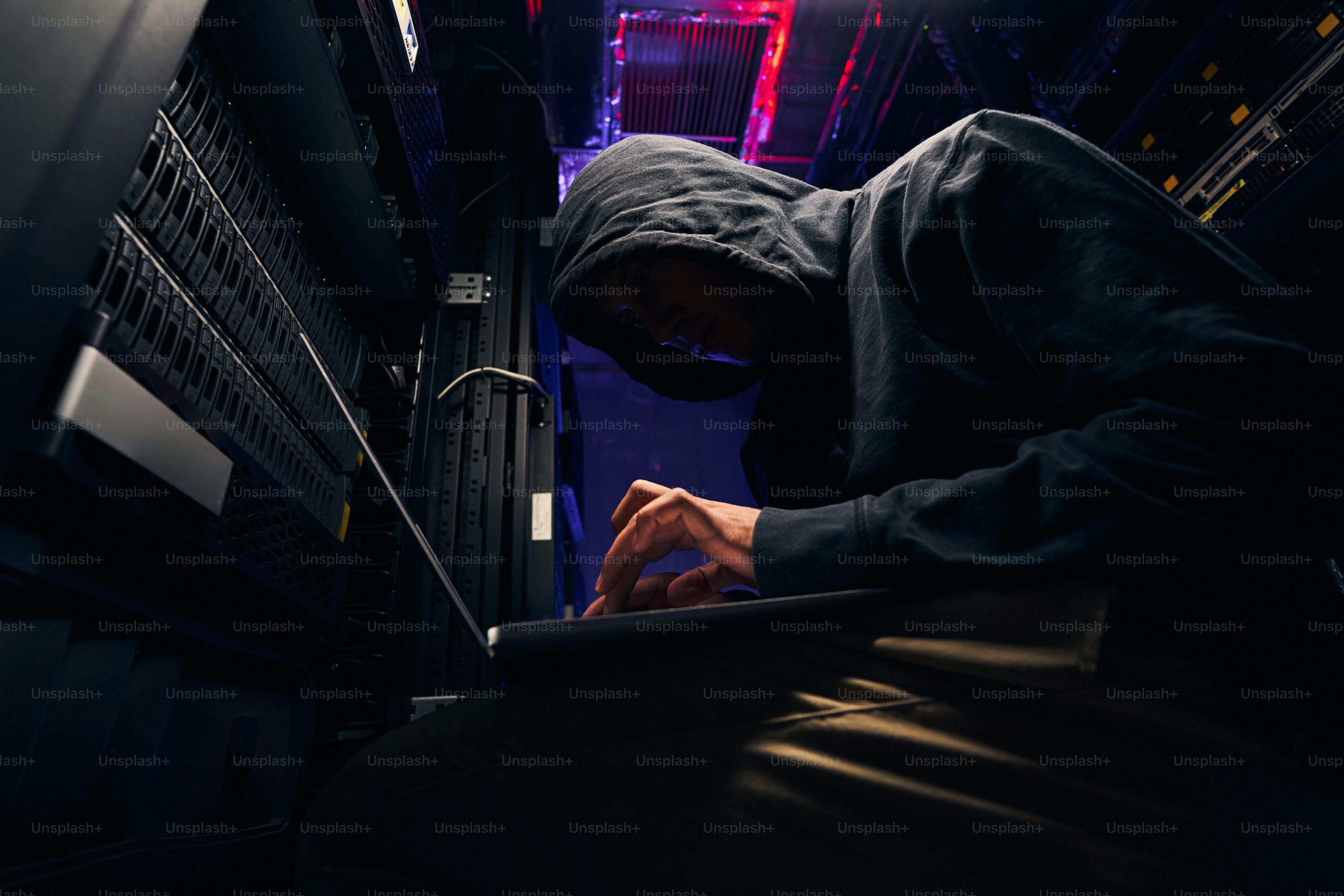 3000x2000 Hacker Picture [HD]. Download Free Image