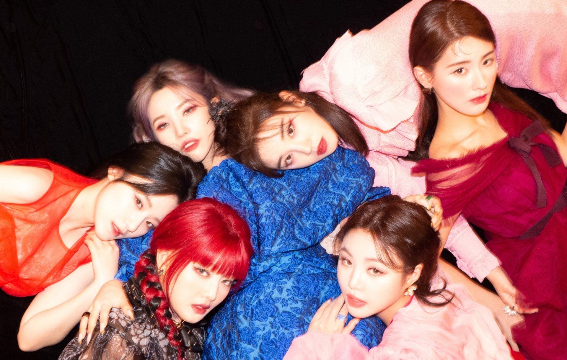 1920x1220 G)I DLE: Velvet Bloom HD Wallpaper