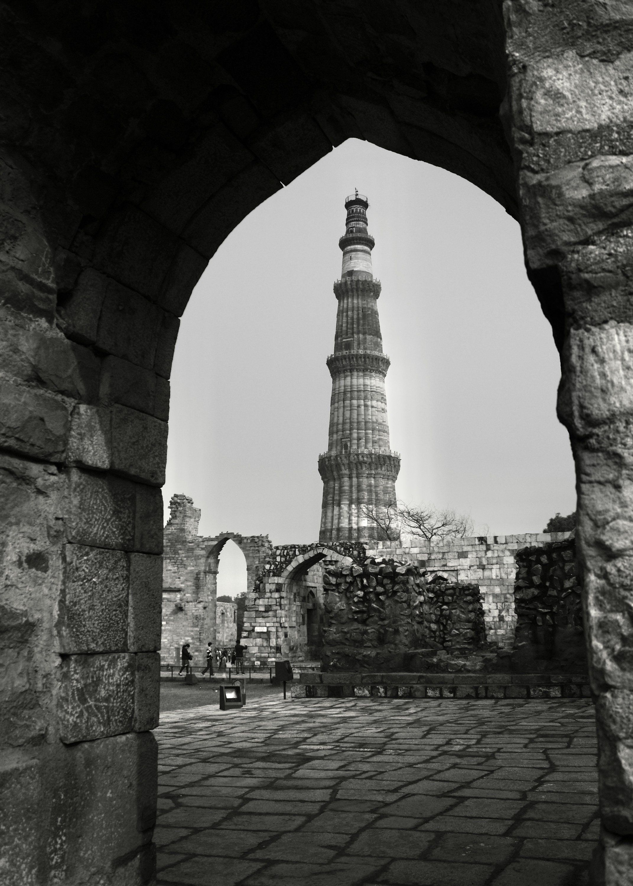 2143x3000 Heritage Structure Vintage Picture. Qutub Minar. Black and White. Printable Wall Art