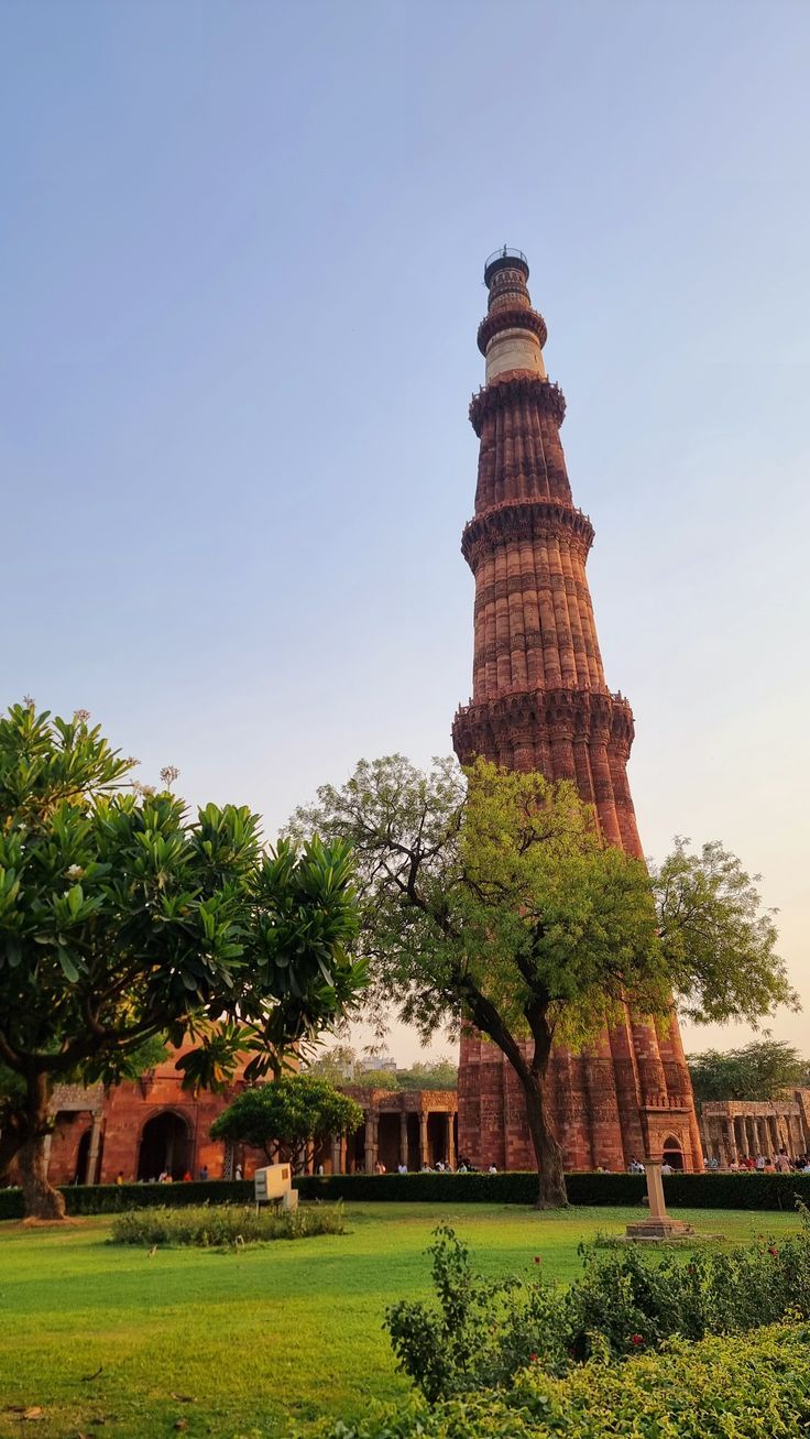 736x1307 Qutub Minar Mobile Wallpaper