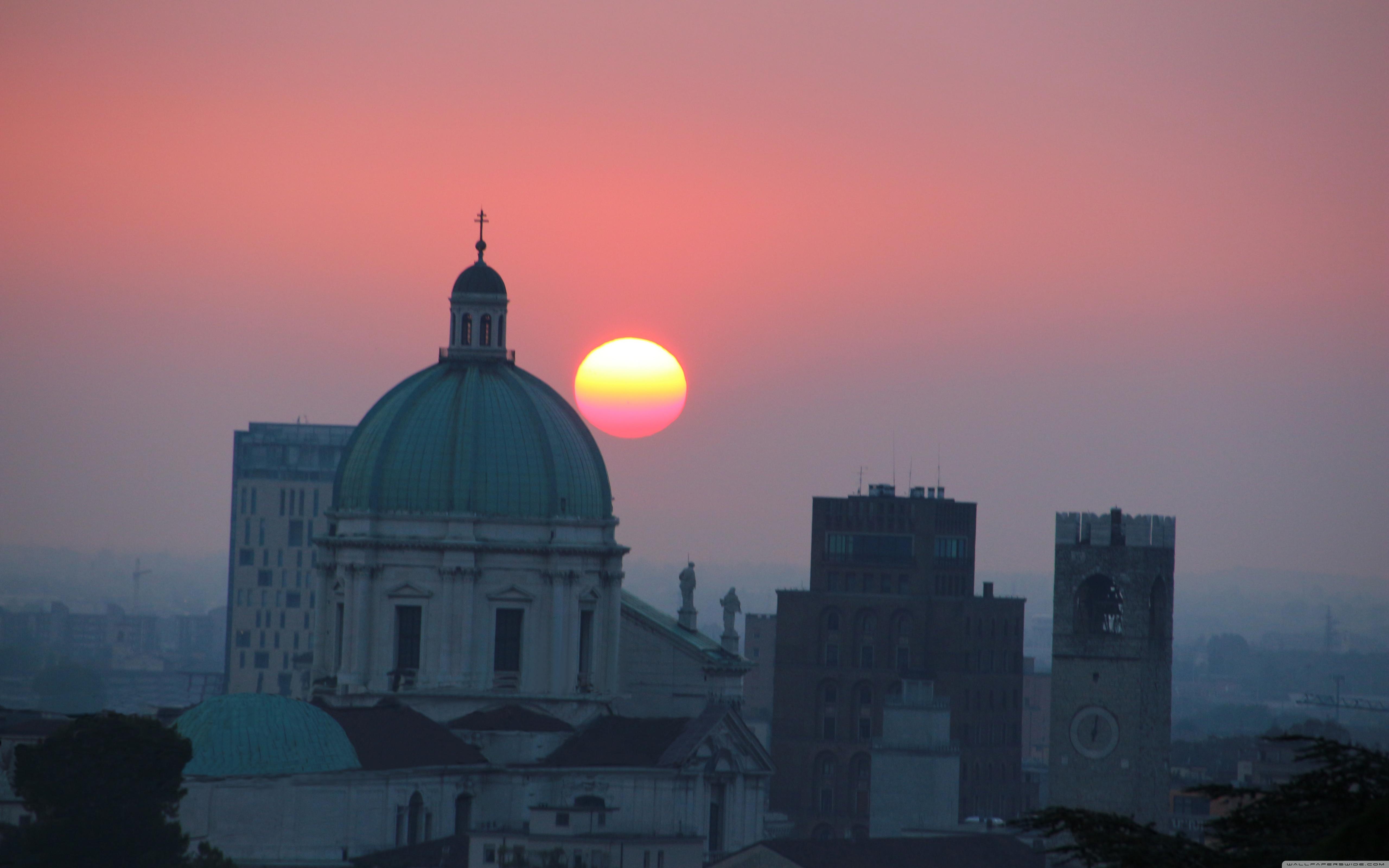 5120x3200 Brescia Wallpaper
