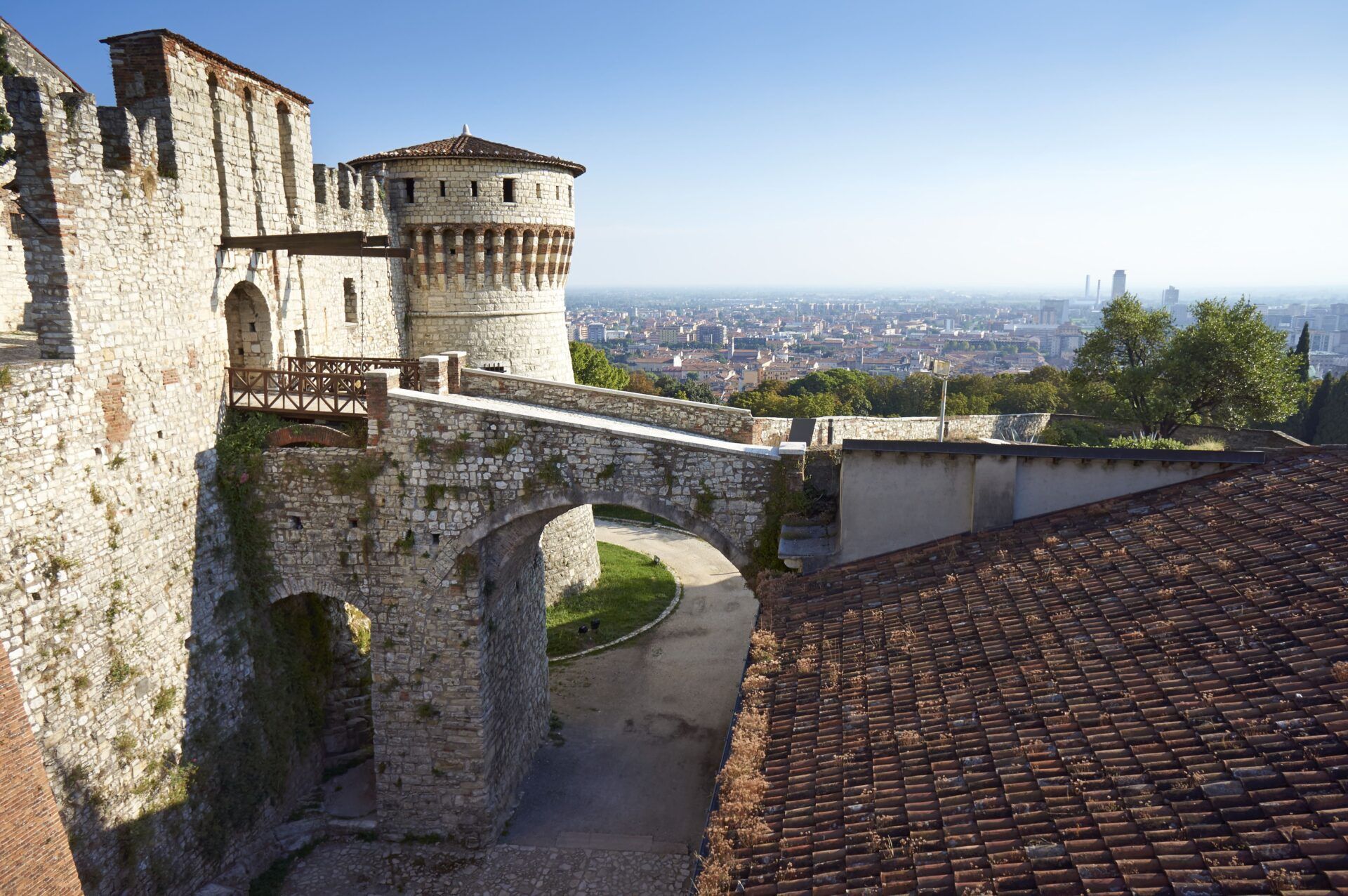 1920x1276 Complete guided visit to the open spaces of the Castle Brescia Musei