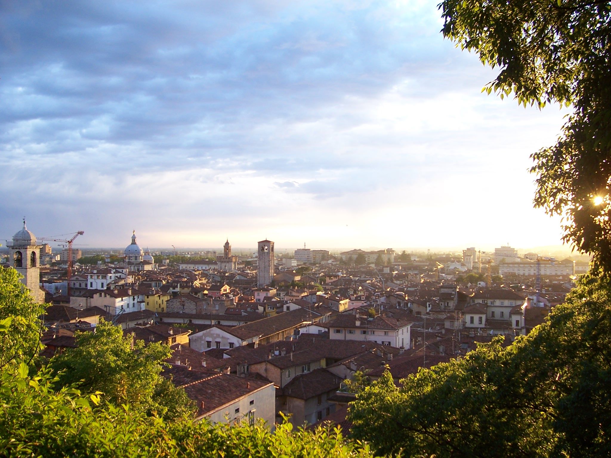 2048x1536 Tramonto su Brescia (Foto Luca Giarelli)