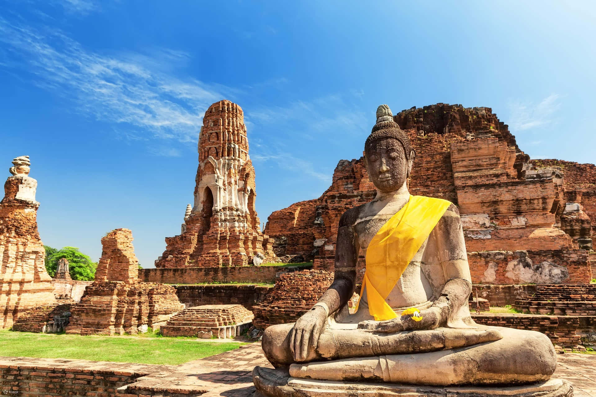 1920x1280 Download Majestic View Of Ayutthaya Historical Park At Sunset Wallpaper