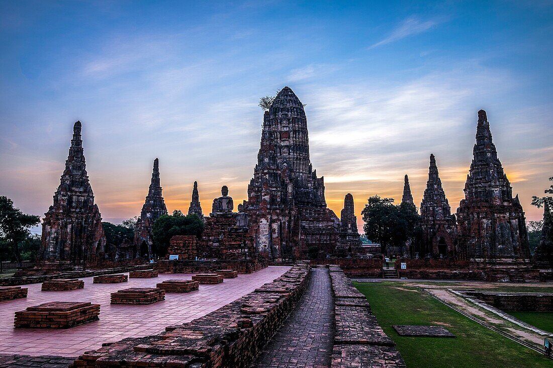 1100x733 Asia. Thailand, Phra Nakhon Si