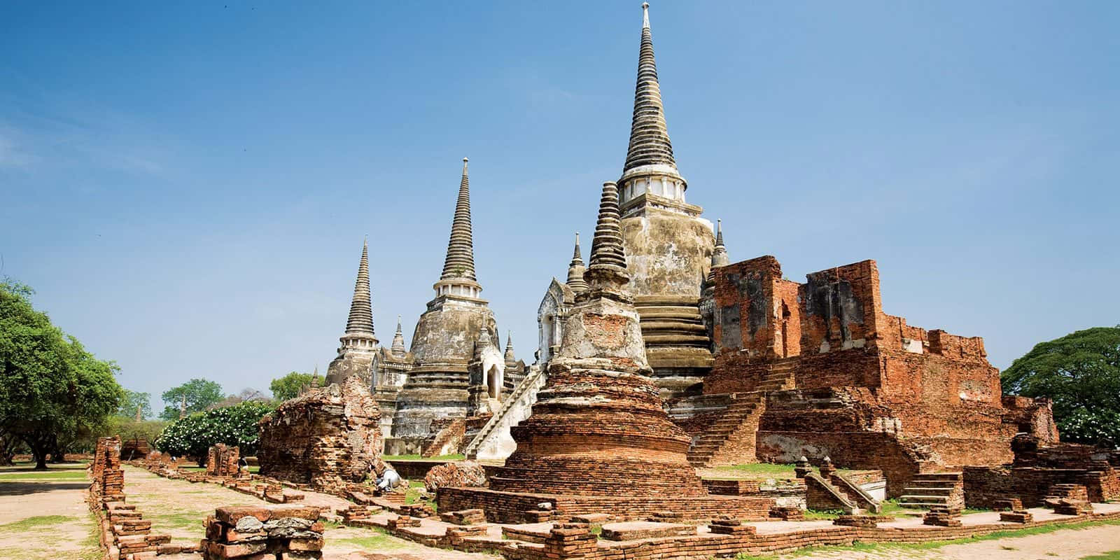 1600x800 Download Tranquil Sunrise At Ayutthaya Historical Park Wallpaper