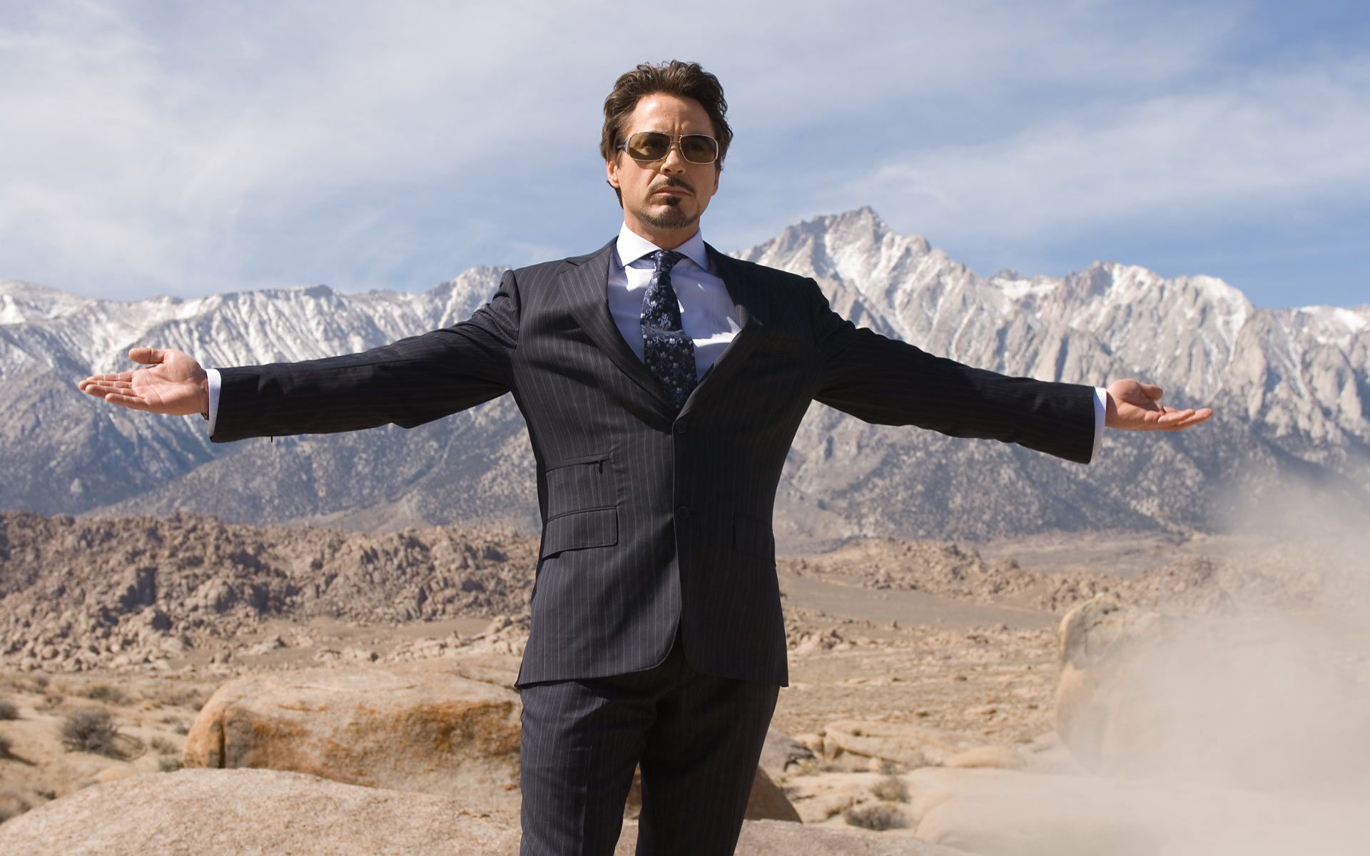 1920x1200 Rich Person Wallpaper