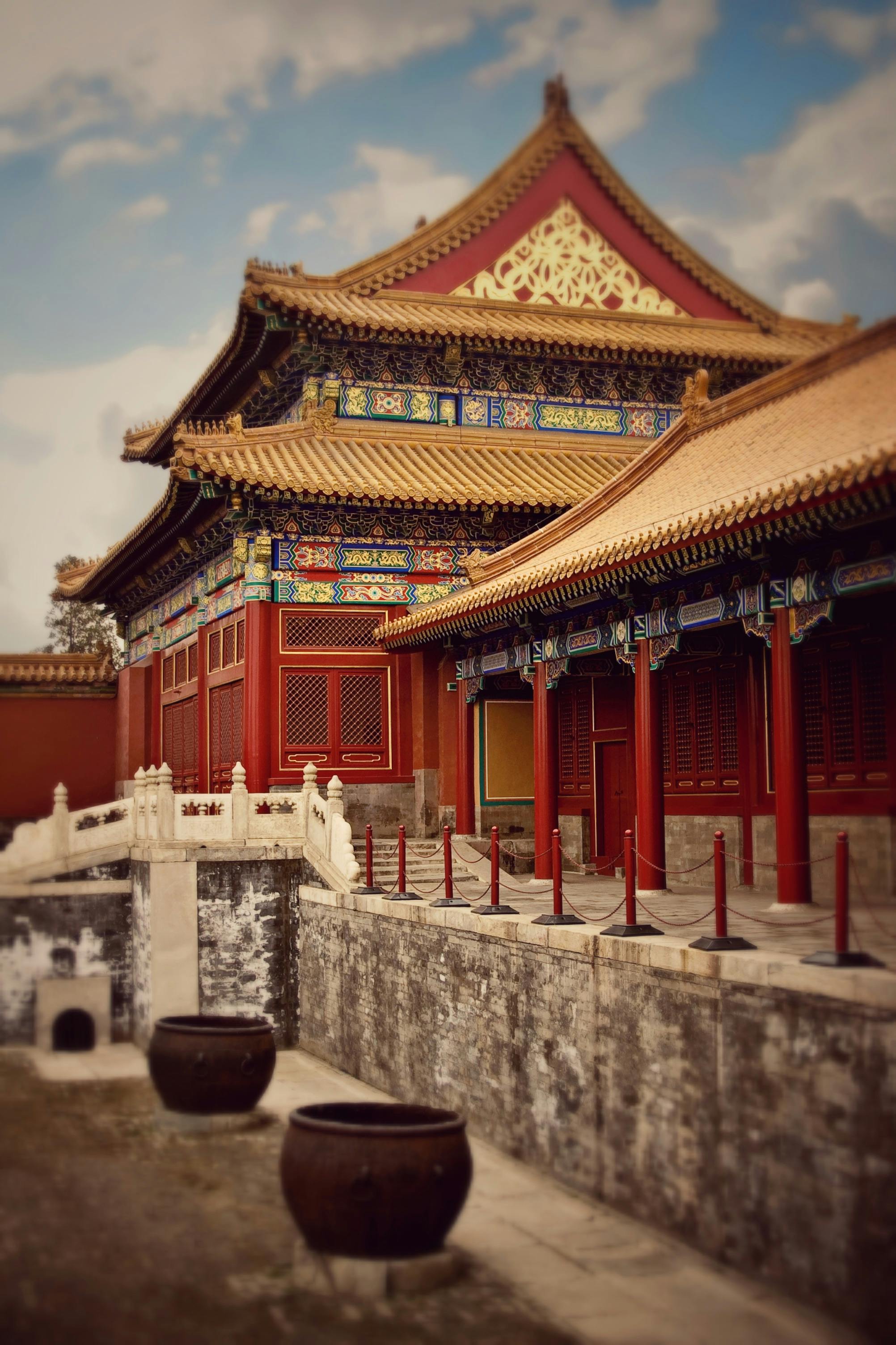 2004x3006 Red Temple Under Blue Sky · Free