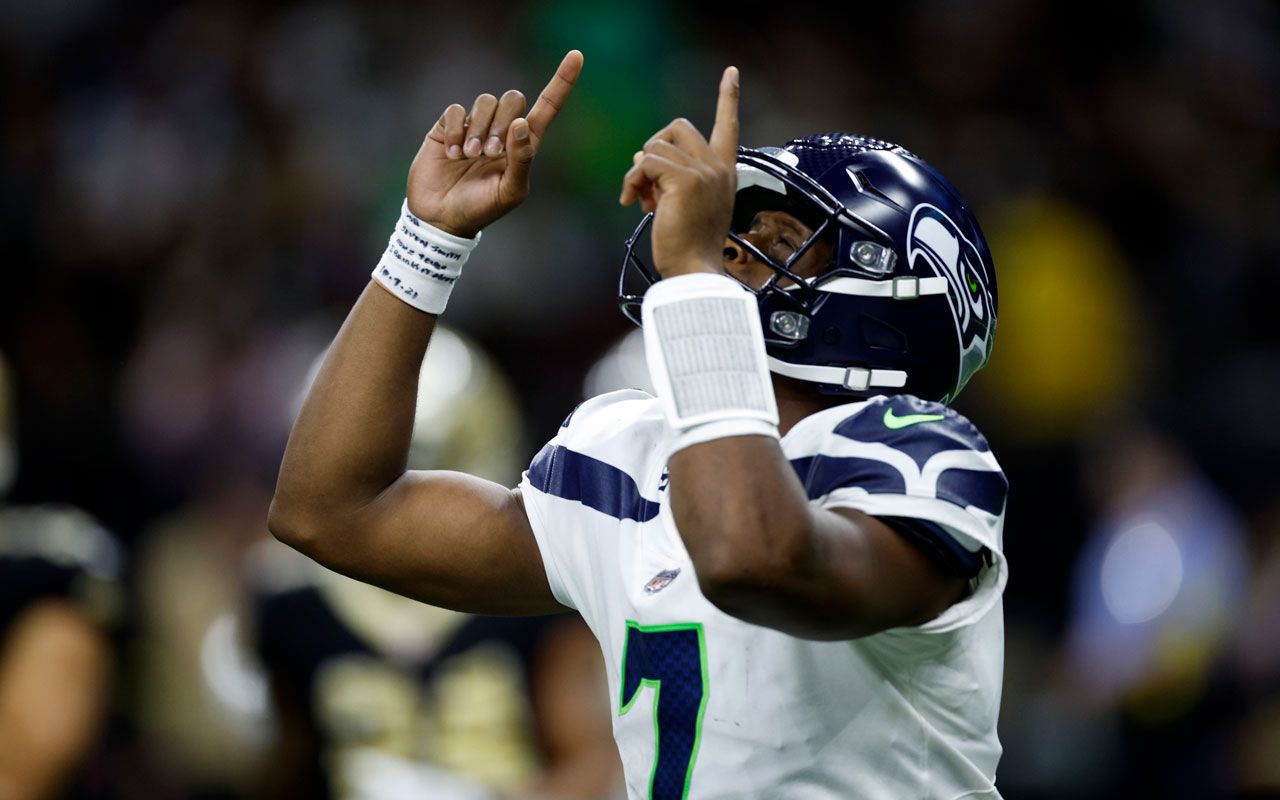 1280x800 Geno Smith Keeps the Seattle Seahawks Offense Afloatfor4