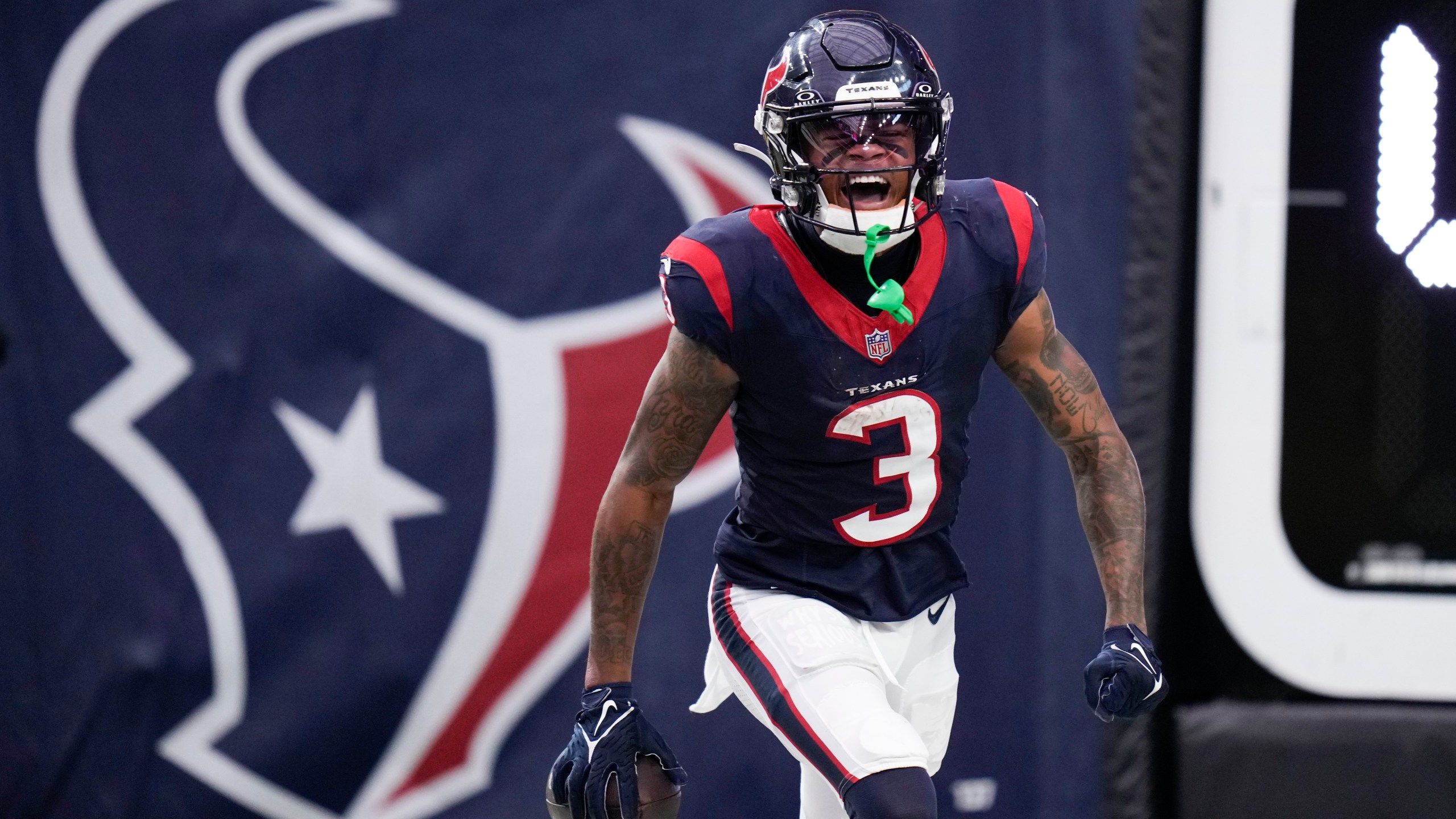 2560x1440 Stroud Has 5 TDs And Rookie Record 470 Yards Passing To Lift Texans Past Bucs 39 37
