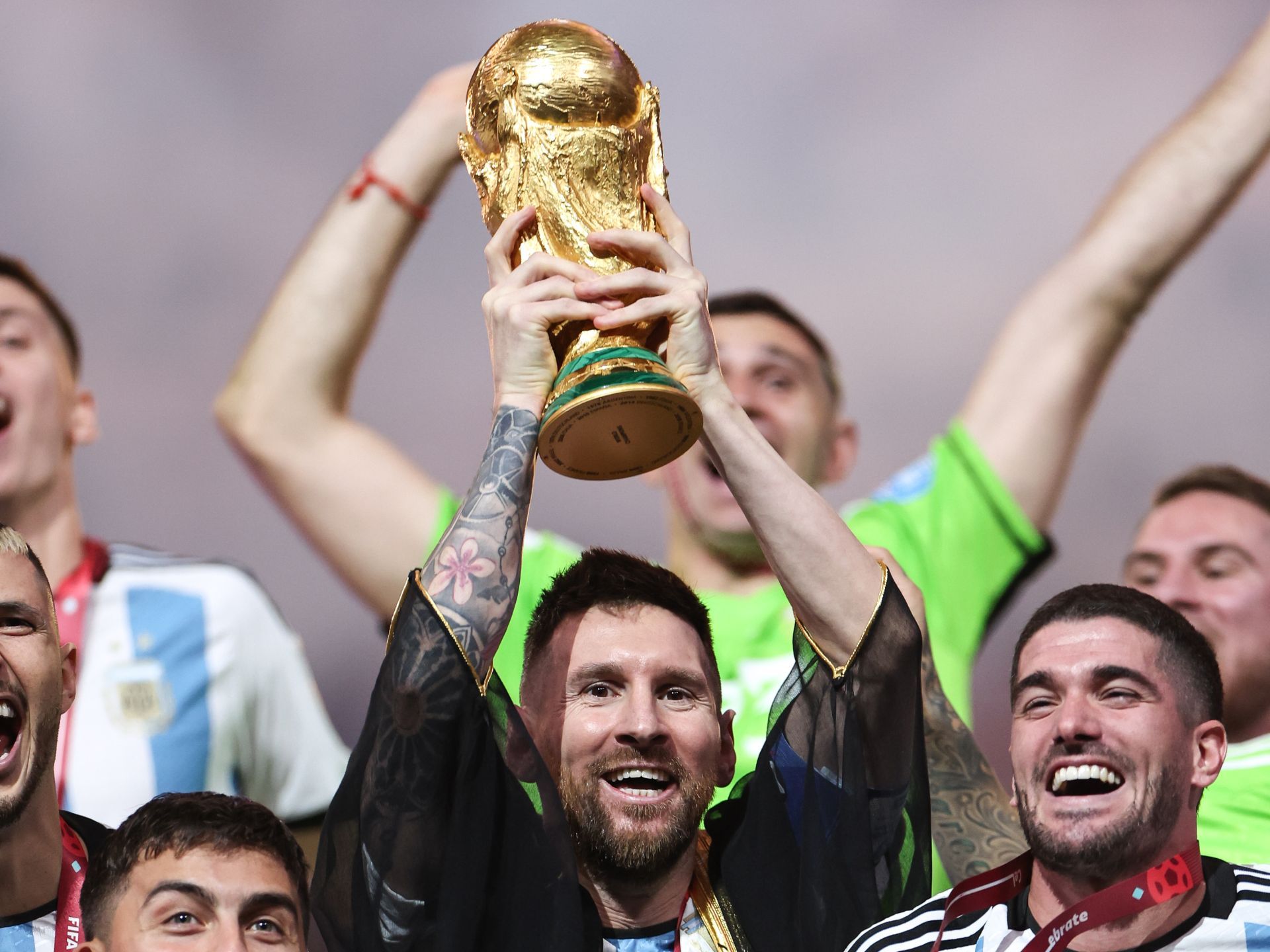 1920x1440 Watch as Lionel Messi dons traditional Arab robe to lift World Cup after Argentina win thrilling final vs France