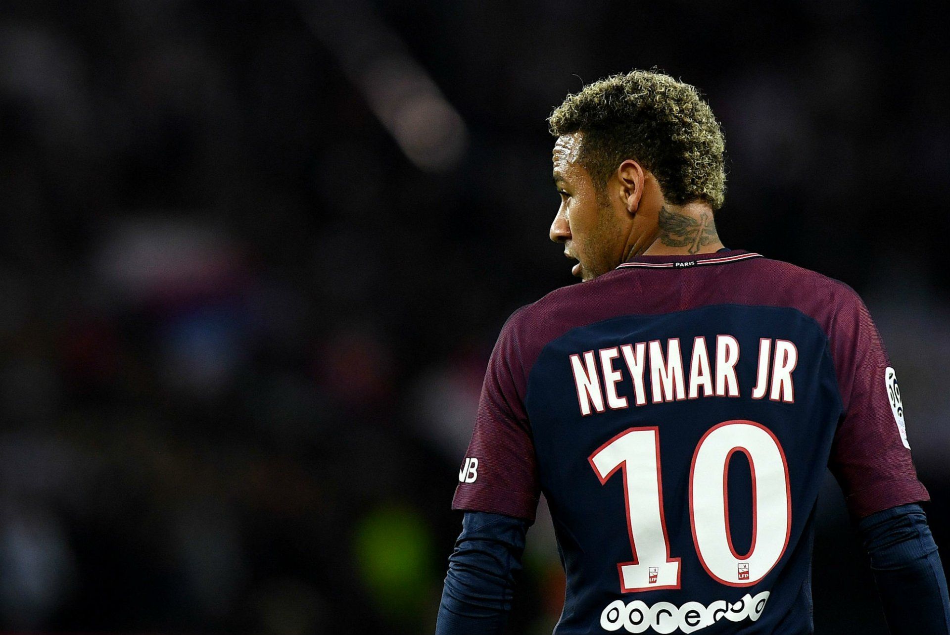 1920x1283 Neymar Jr. in Action: Brazilian Soccer Star HD Wallpaper