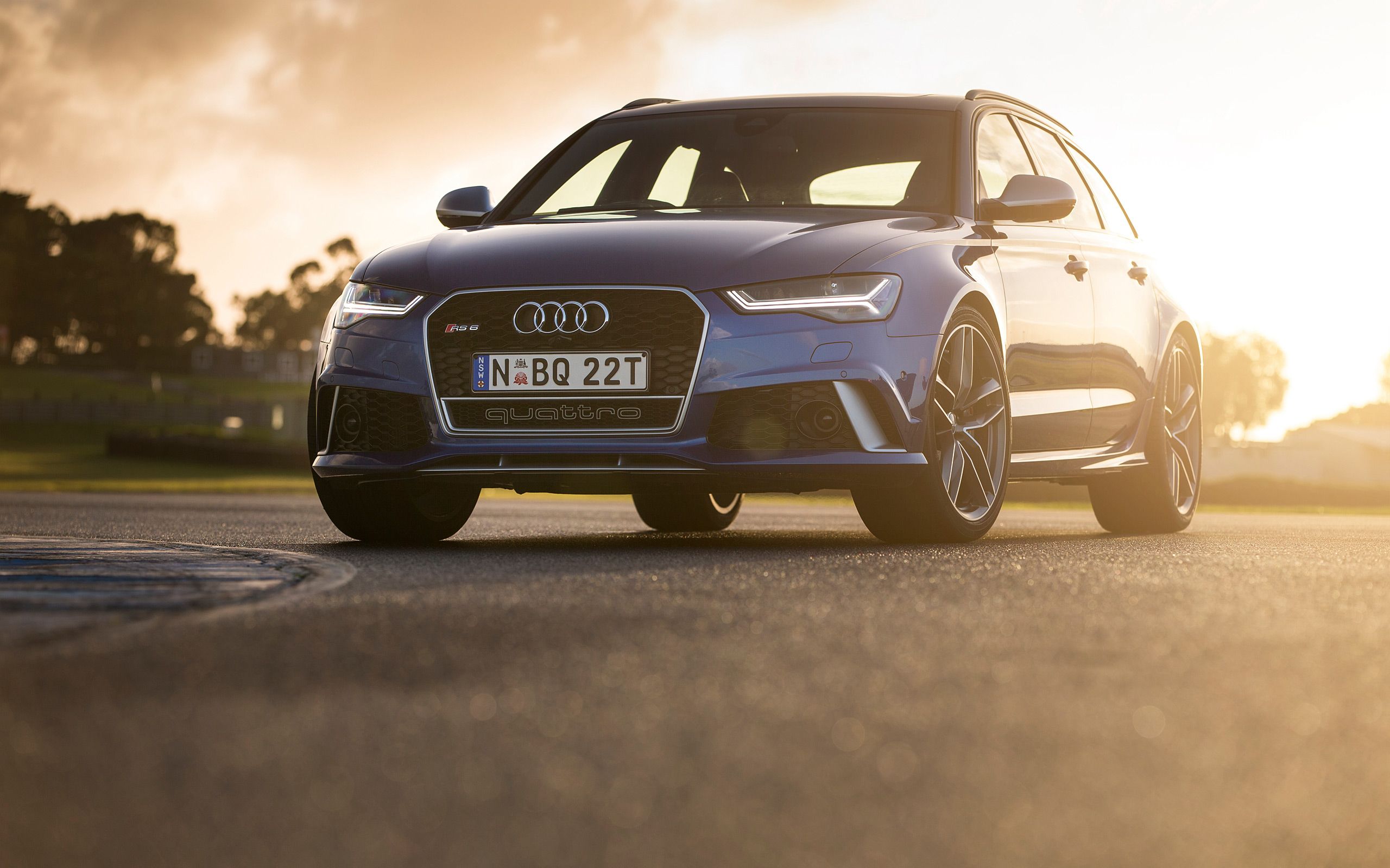 2560x1600 Audi RS6 Avant Wallpaper