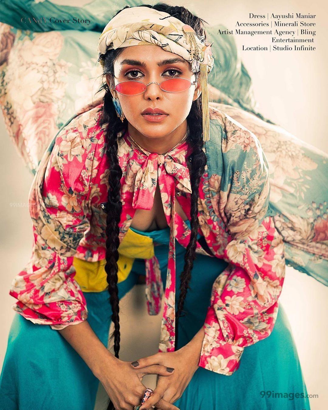 1080x1349 Mrunal Thakur Beautiful HD Photohoot Stills & Mobile