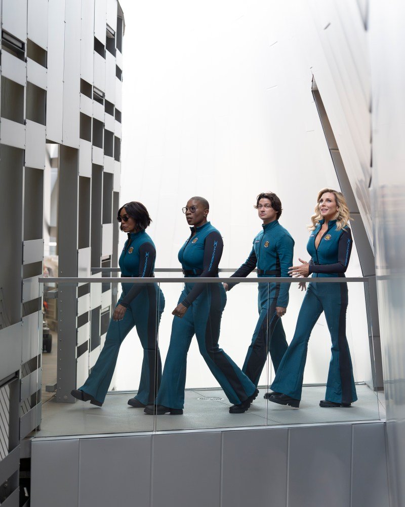 800x1000 9 1 1' Season Episode 2: First Look Of Angela Bassett Headed To Space