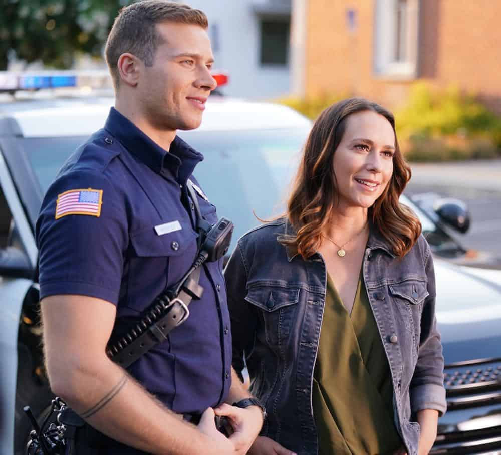 1000x908 9 1 1 Season 2 Episode 5 Photo Awful People