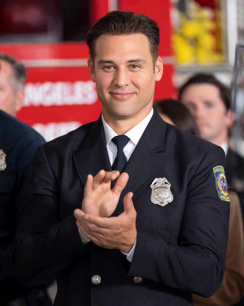 800x1000 9 1 1': First Look At Season 9 Premiere With Tribute To Bobby Nash