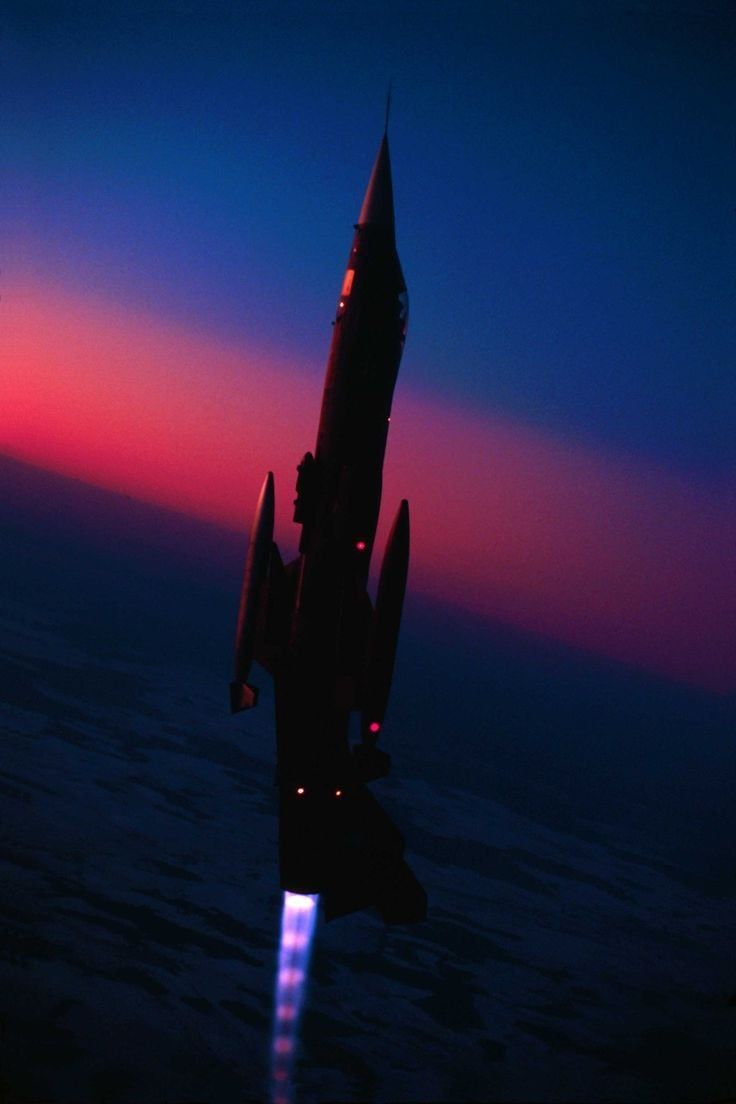 736x1104 F 104 Starfighter