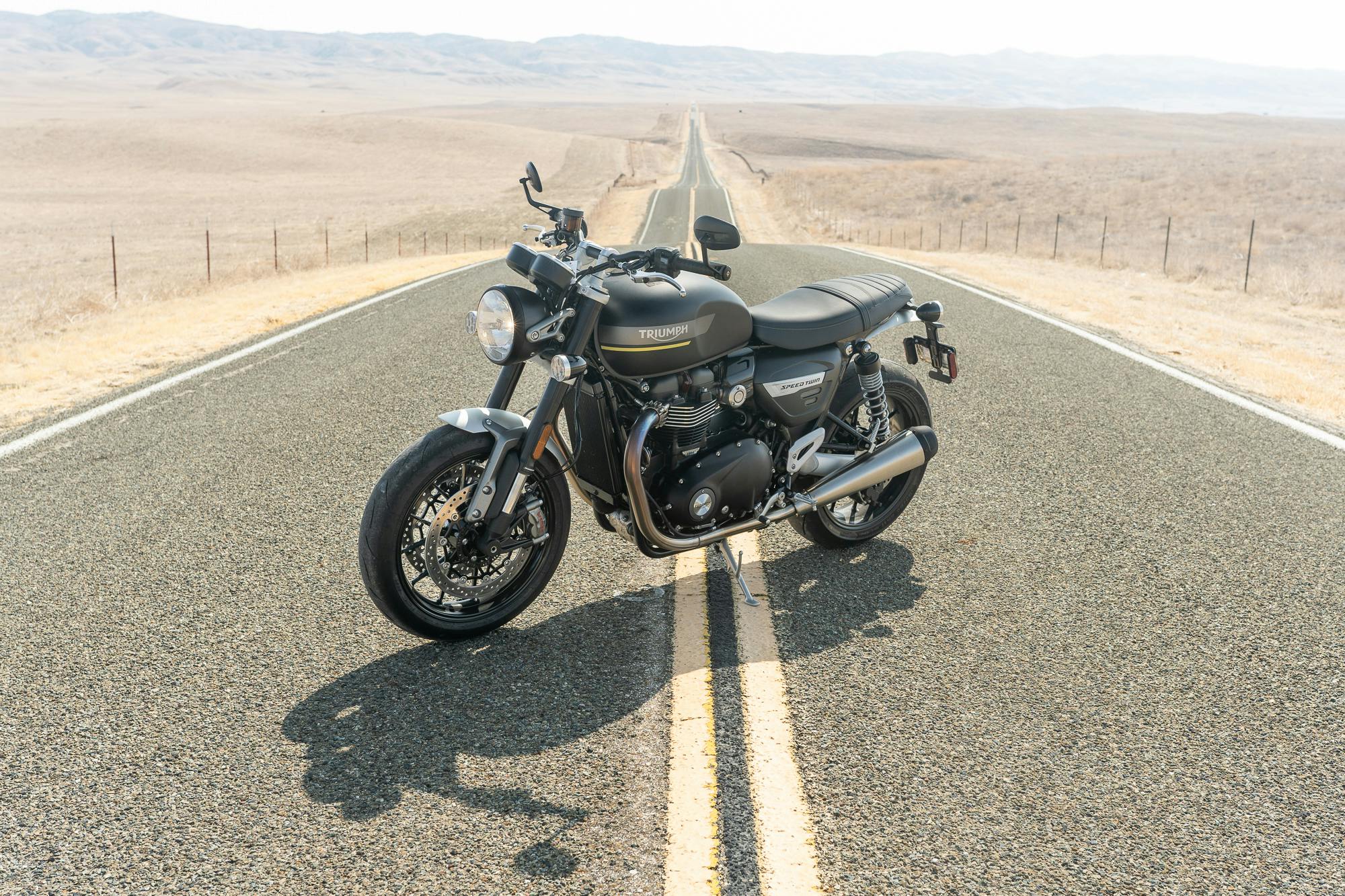 2000x1333 Review: 2022 Triumph Speed Twin