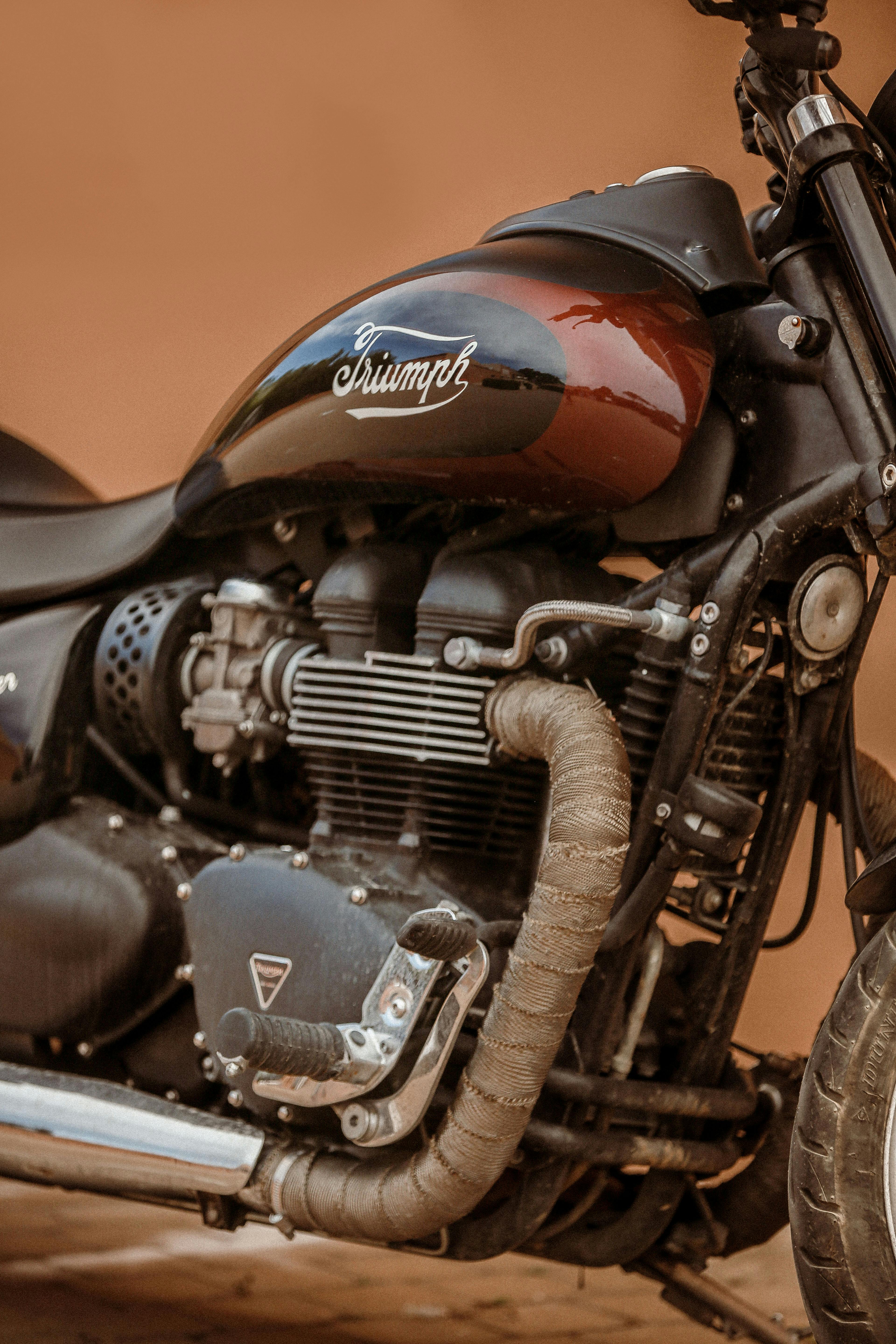 3840x5760 Engine of Triumph Speed Twin · Free