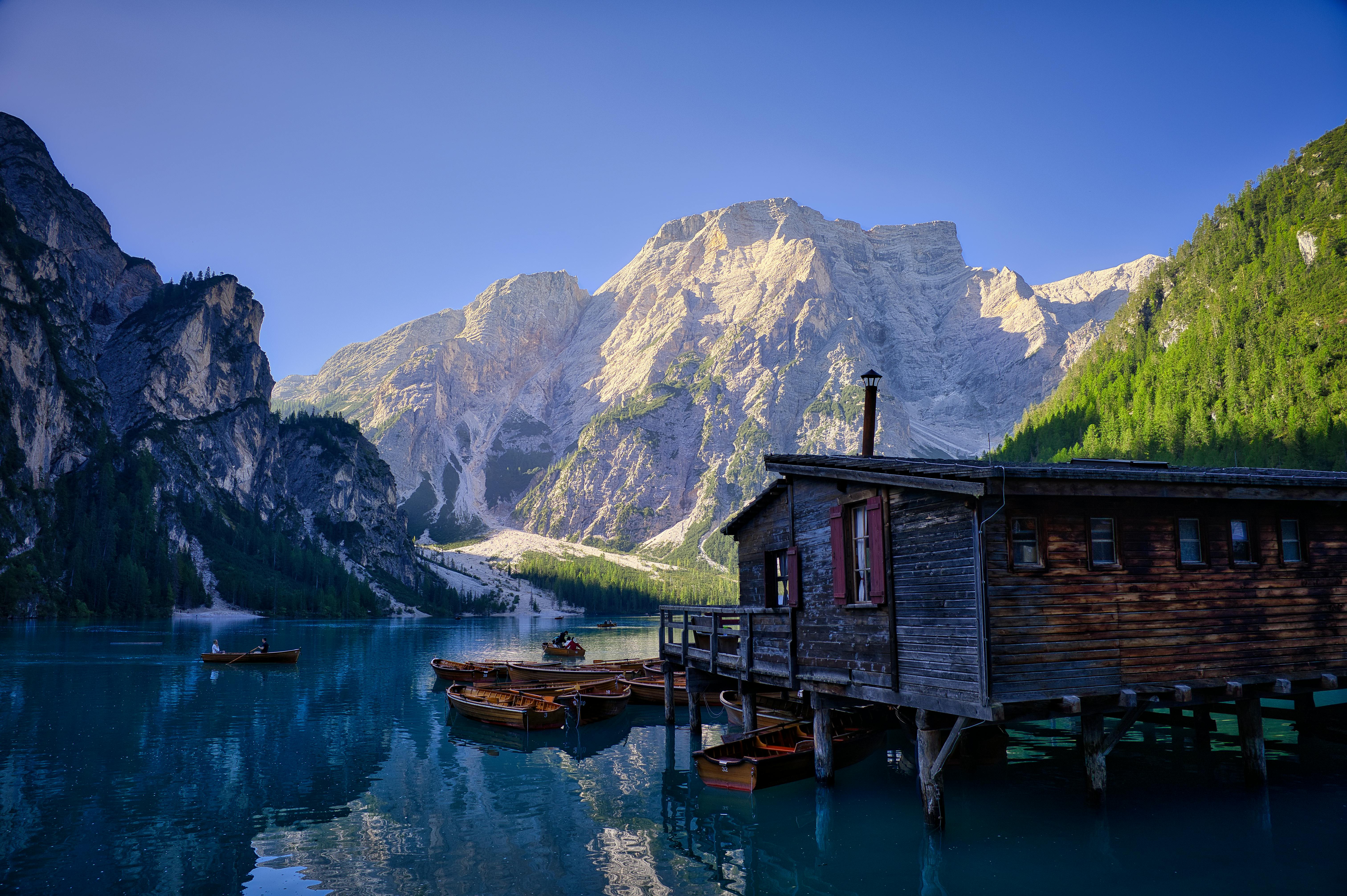 6048x4024 A Lake Against a Beautiful Mountain Landscape · Free