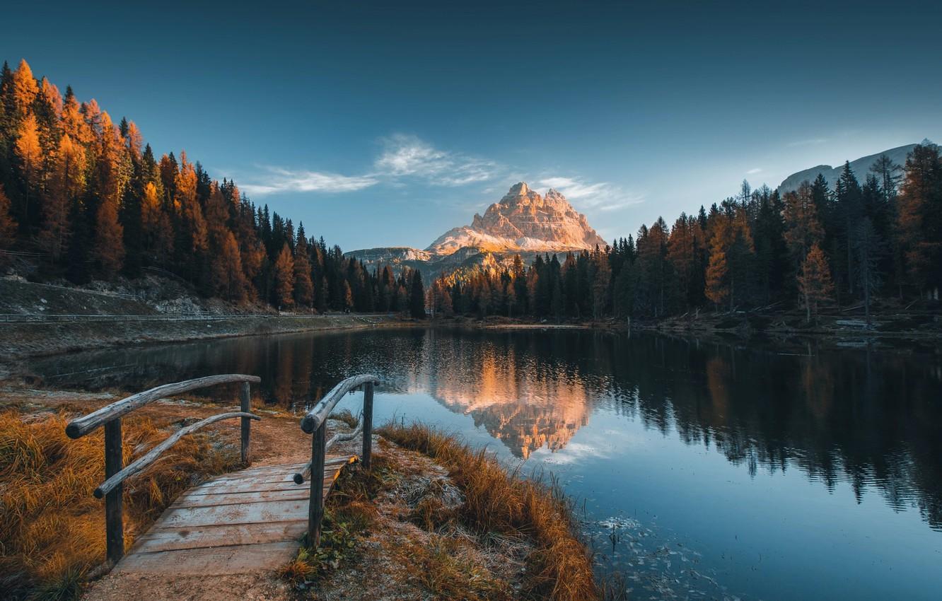 1332x850 Lake In Italian Alps Wallpaper
