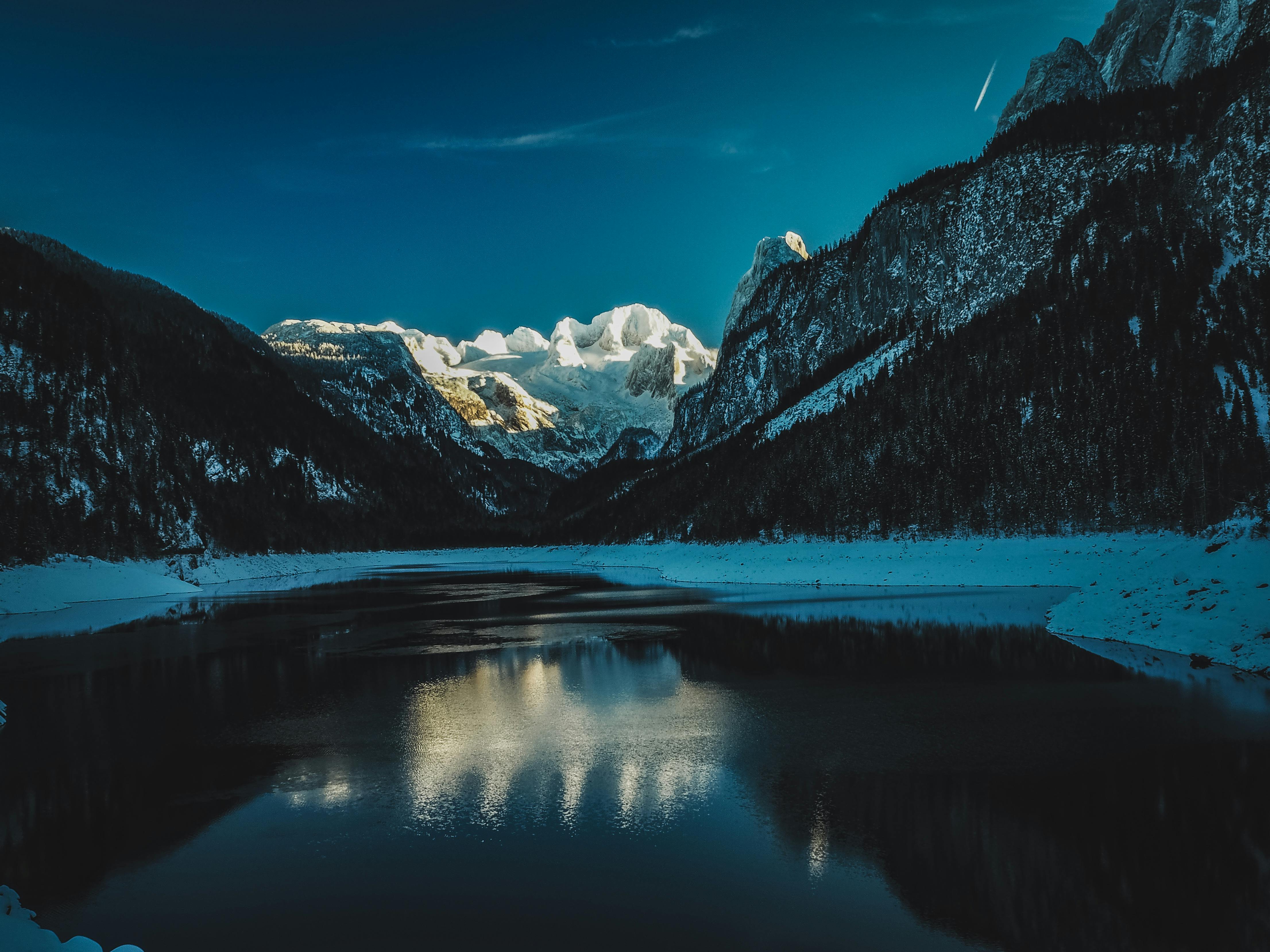 4423x3317 Lake in a Mountain Valley · Free