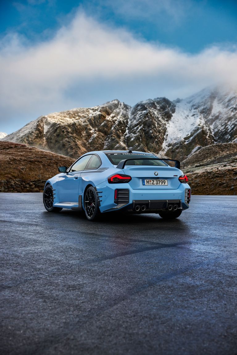768x1151 BMW M2 G87 Wallpaper