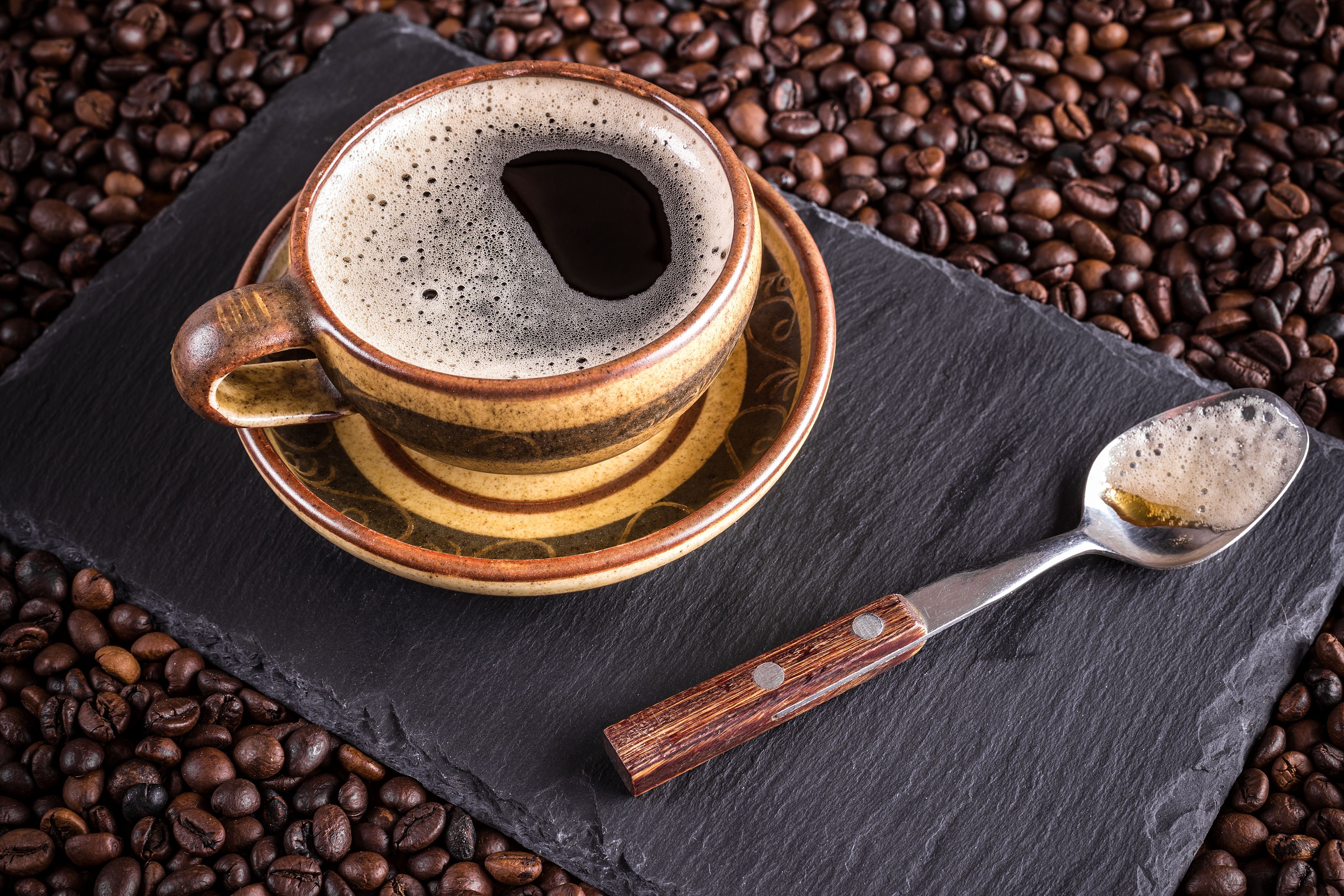 4281x2854 4K Ultra HD Coffee Elegance: Rich Beans and Steaming Cup Still Life