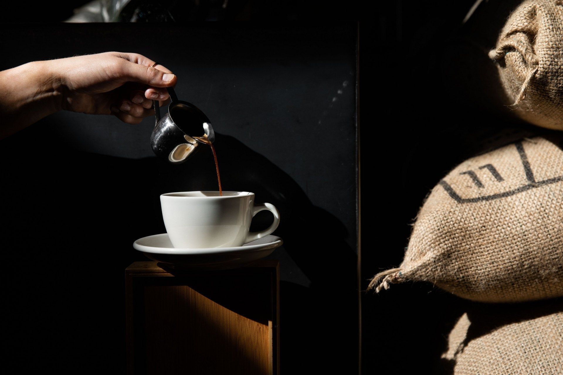 1920x1280 How to Make the Perfect Americano