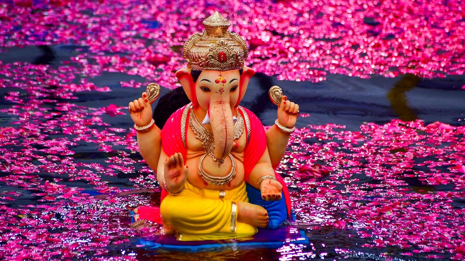 1600x900 Ganesh Visarjan 2025: Stunning visuals from festivities across India